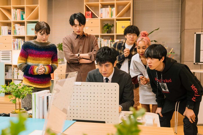 (左から)永野芽郁、杉野遥亮、西島秀俊、前原滉、青山テルマ、坂東龍汰/「ユニコーンに乗って」最終話より(C)TBSスパークル/TBS 撮影:加藤春日