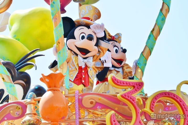 速報＞ディズニー30周年パレード公開 ミッキー、ミニーが新コスで登場 
