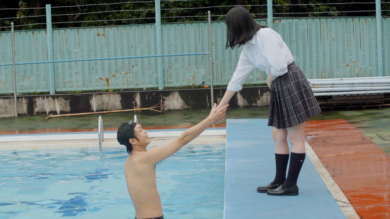 AKB48「LOVE TRIP」MVより