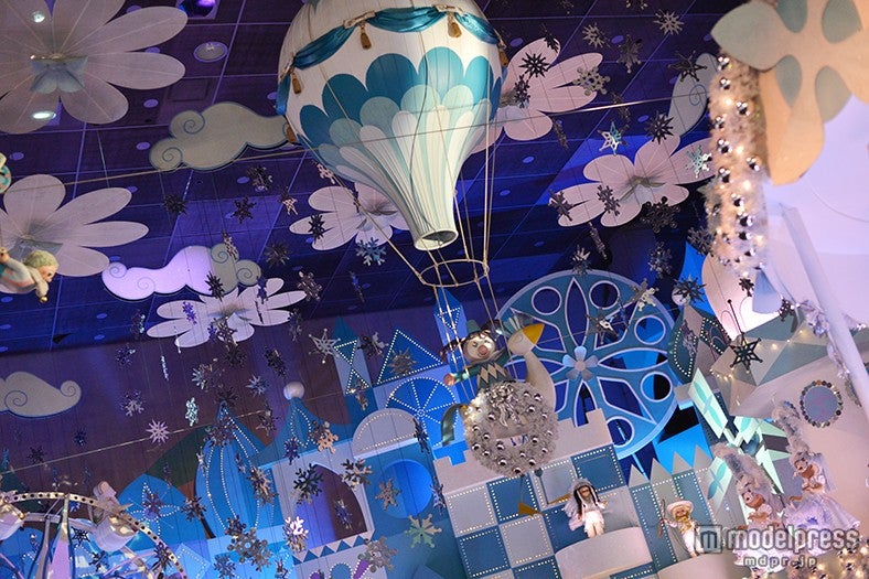 「イッツ・ア・スモールワールド“ベリーメリーホリデー”」