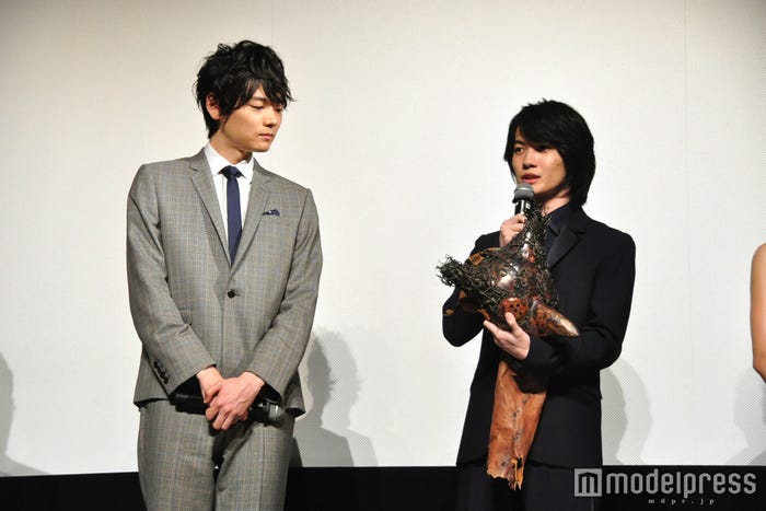 左から:古川雄輝、神木隆之介/7日開催の完成披露試写会の様子(C)2015「太陽」製作委員会