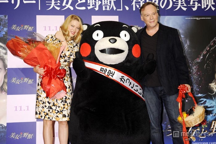 美女と野獣 主演の仏女優レア セドゥ くまモンに抱きつき興奮 モデルプレス