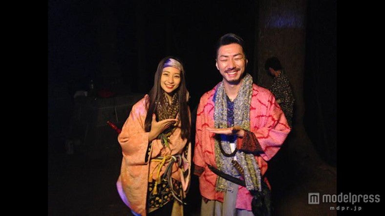 くノ一に扮する足立梨花