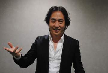 58歳秋川雅史「お墓どうするか考えている」終活始め父も今月に墓を注文 「千の風になって」20周年記念コンサート取材会