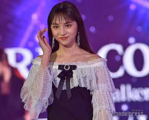 「恋オオカミ」長谷川美月、美デコルテ&スラリ美脚が眩しい<TGC2021A/W>