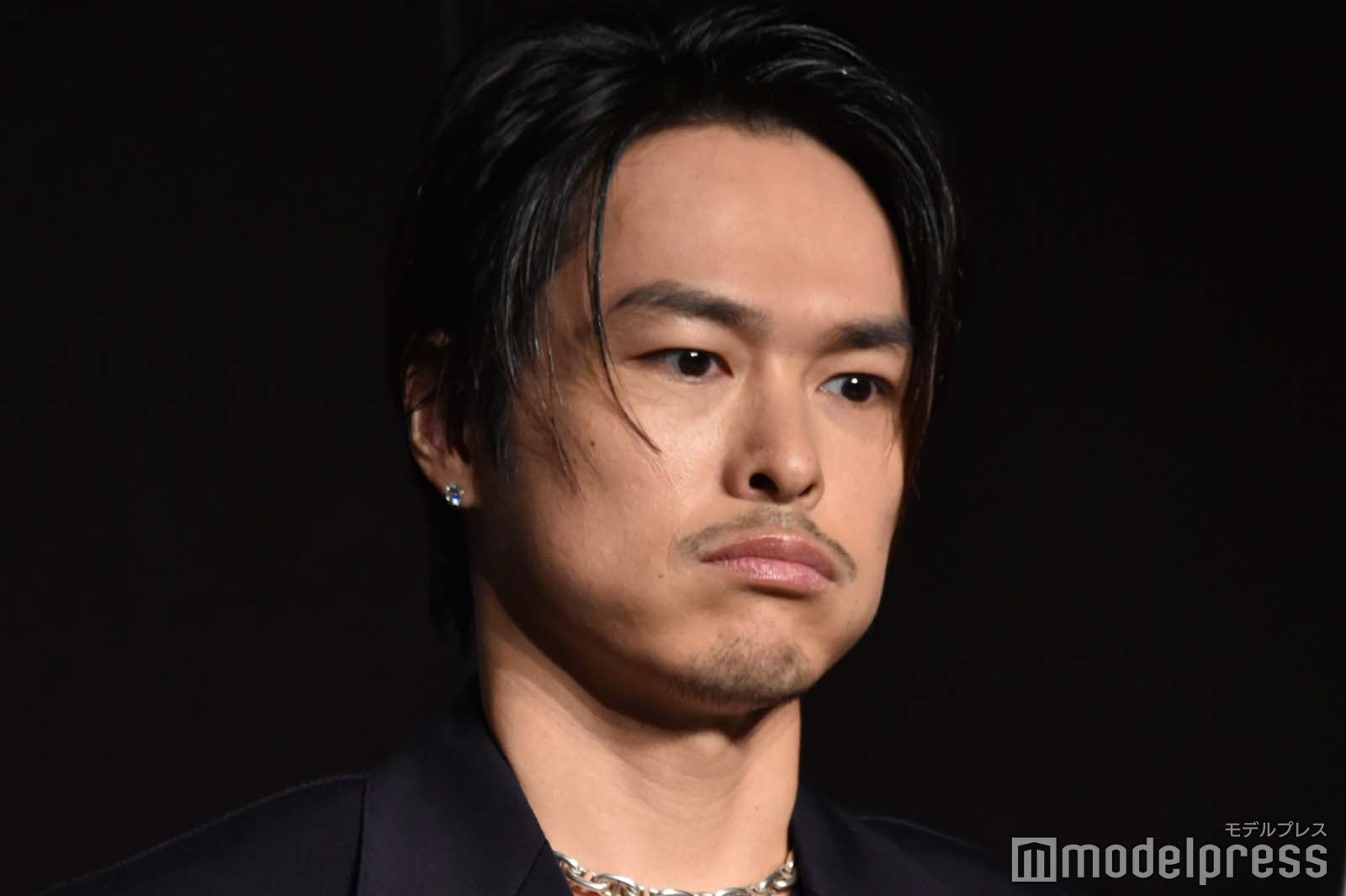 ぷく顔で愛嬌満点の今市隆二 （C）モデルプレス