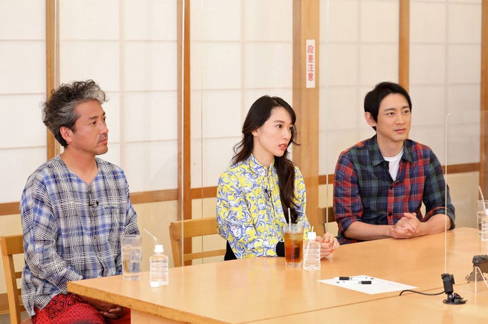 ムロツヨシ、戸田恵梨香、小泉孝太郎(C)フジテレビ