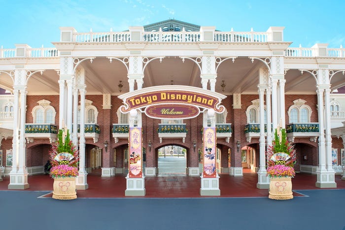 ワールドバザールの入口のデコレーションイメージ(C)Disney