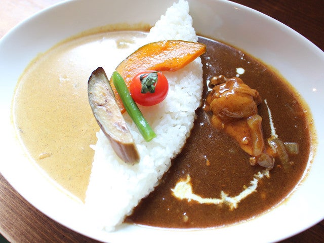 carousel_eebb8167762a13f817e8c5dd1efa2a1