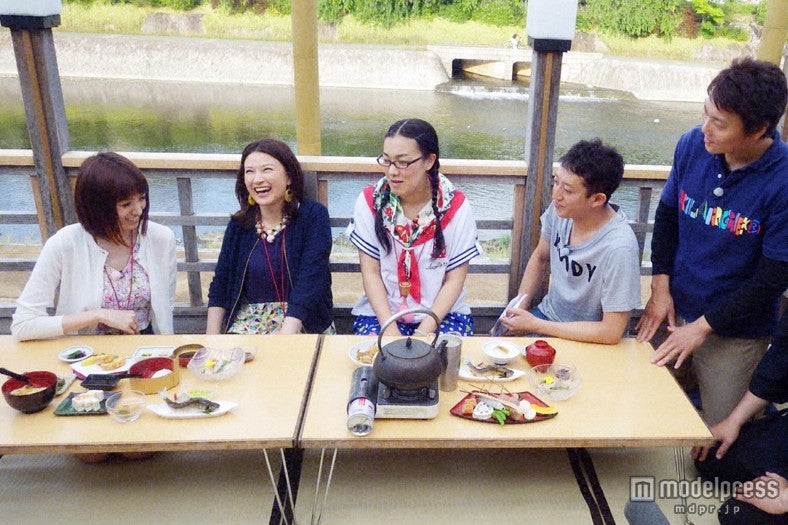 （左から） 南明奈、島崎和歌子、白鳥久美子、サバンナ（C）CBC