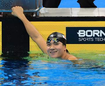 松下知之が競泳第1号金メダル 小島が2位 日本勢ダブル表彰台 男子200メートル個人メドレー