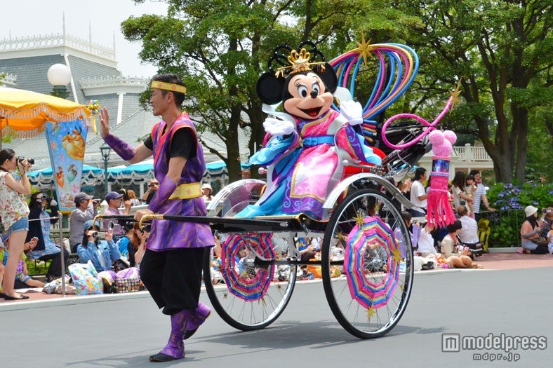 七夕衣装のミニーマウス（2013年・東京ディズニーランドの七夕グリーティングより）