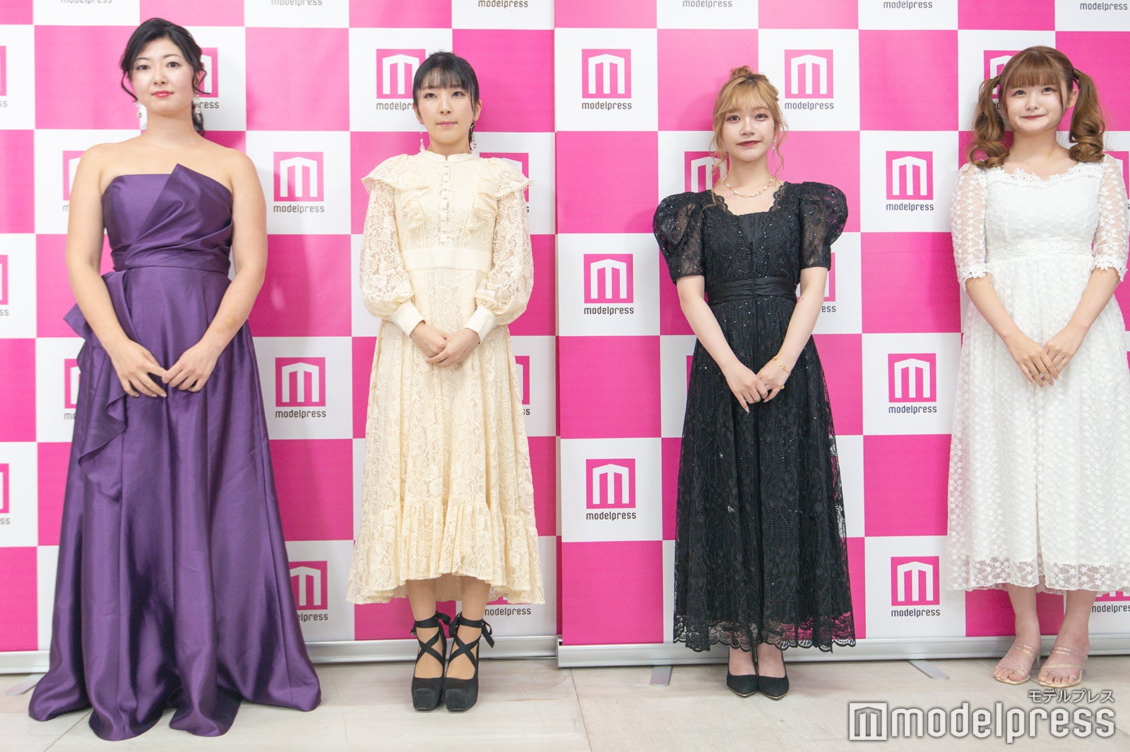 温泉モデルしずかちゃん、服部彩香さん、RUIさん、渡邉歩咲さん、（C）モデルプレス