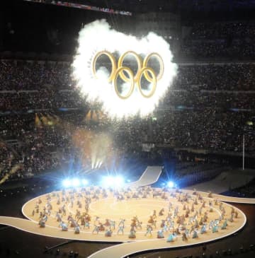 「ムキテカではないけどお久しぶり！」五輪開会式に名物男“トンガの筋肉マン”登場で反響 今回は着衣、大役担う