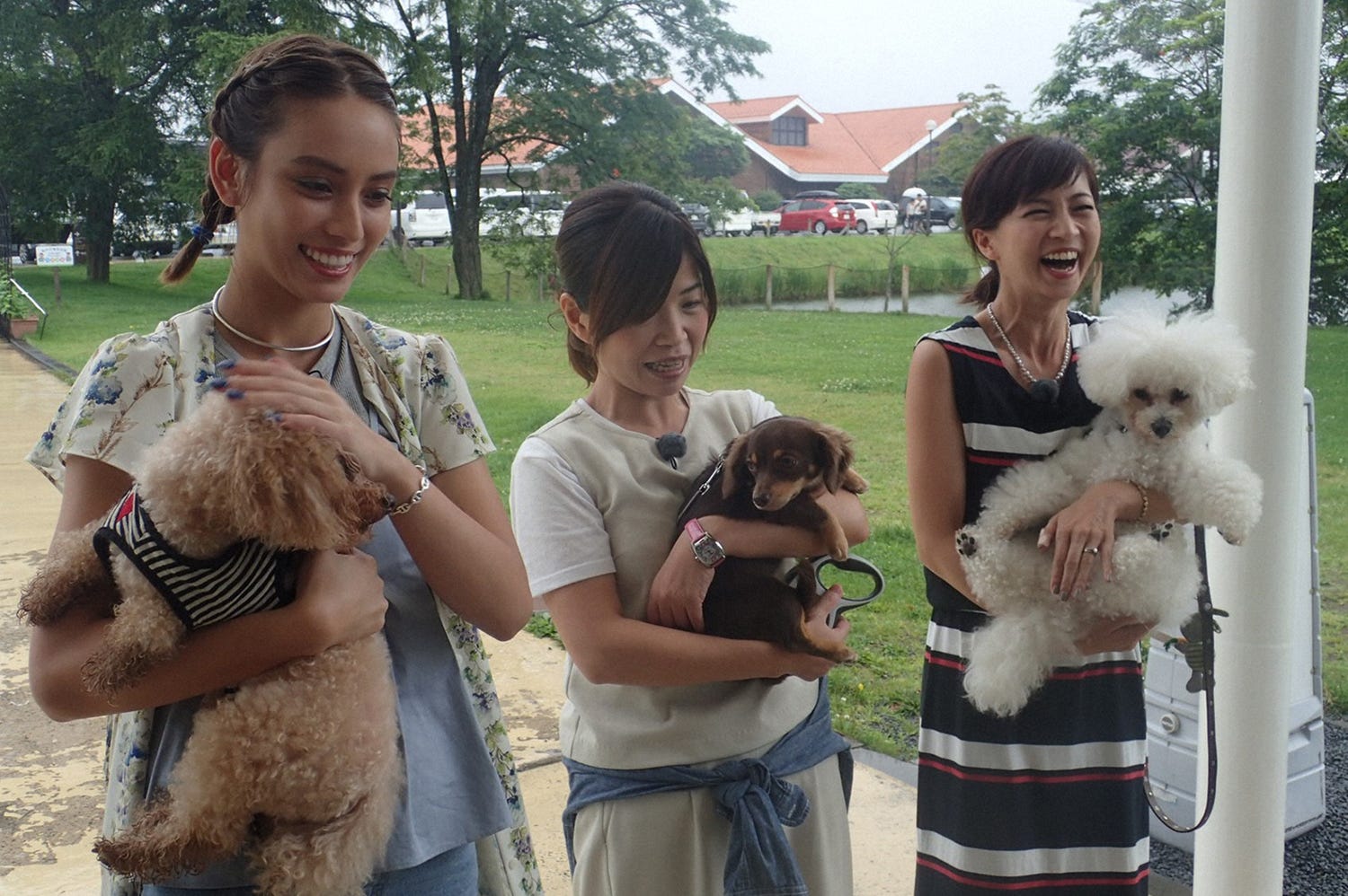 滝沢カレン&安田美沙子、愛犬と行く軽井沢日帰り旅行を満喫