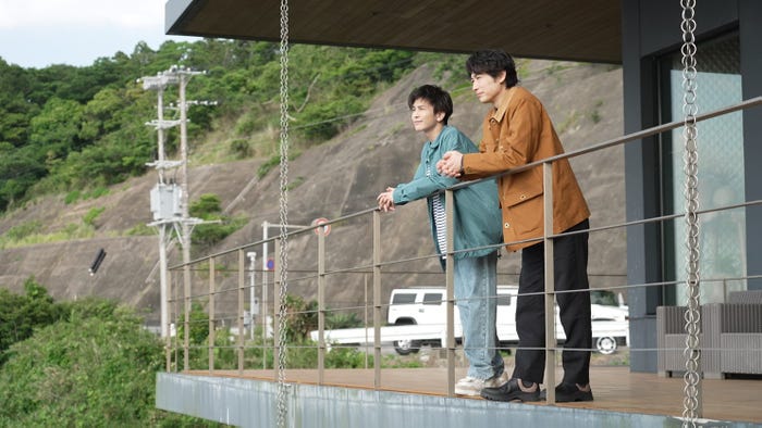 岩田剛典、ディーン・フジオカ(C)フジテレビ