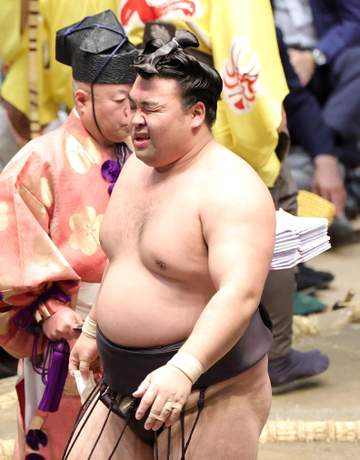 夏場所混とん 10日目終えトップ2敗6人の異例大混戦に 霧島が正代に苦杯 霧島、若隆景、豪ノ山、翔猿、藤凌駕、琴栄峰がトップ並走