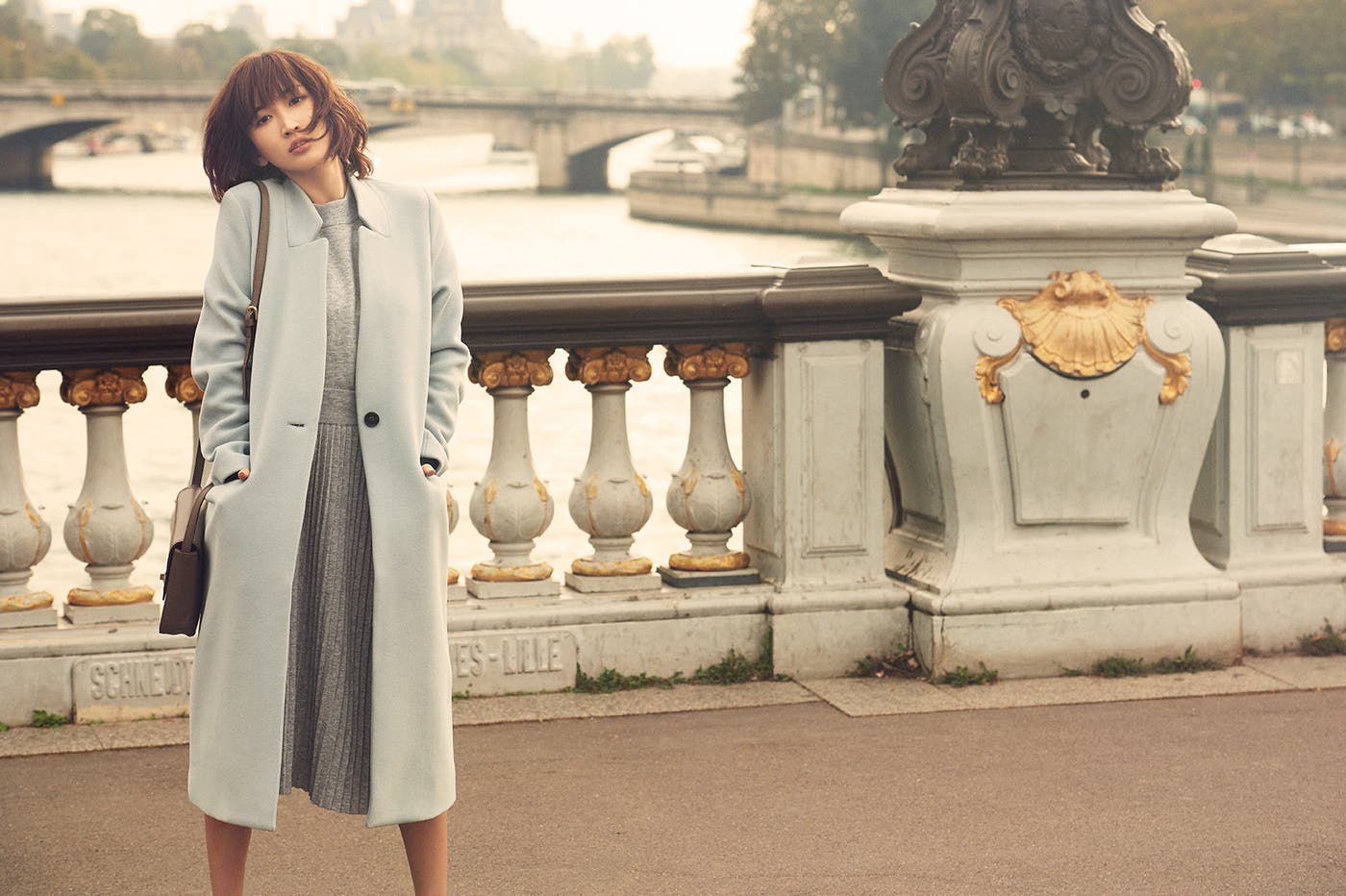 「BIBYE スタンドチェスターコート」¥38,880(税込)/モデル:紗栄子