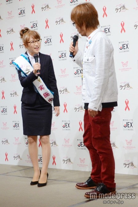 左：鈴木奈々　右：山本シュウ