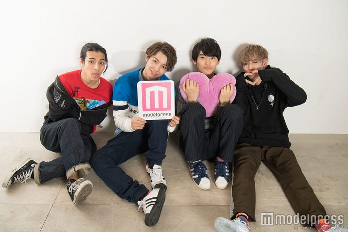 (左から)AM、Kauan、Fu、U(C)モデルプレス