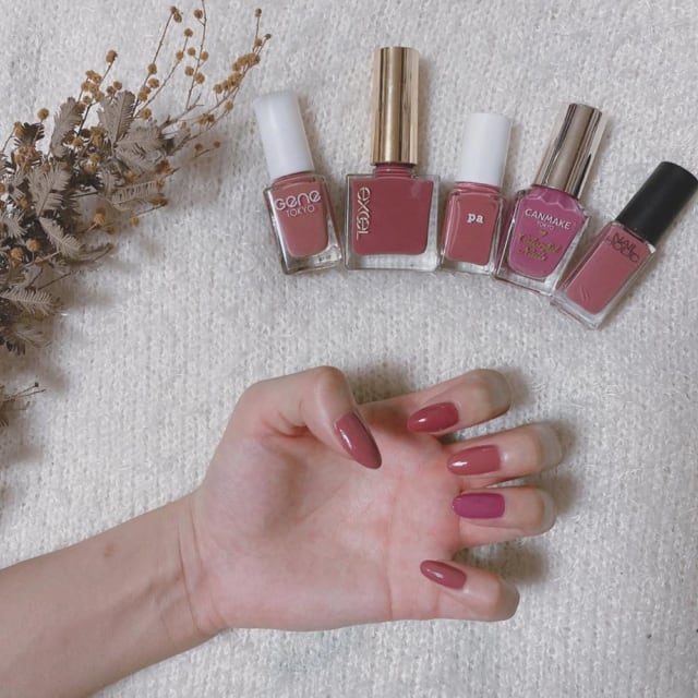 キャンメイクのカラフルネイルズ