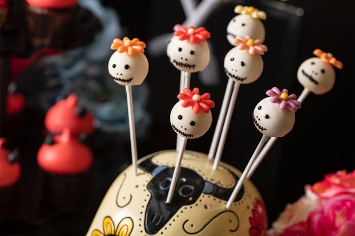 ビビかわスカルロリポップ スイーツイメージ／画像提供：ヒルトン東京お台場