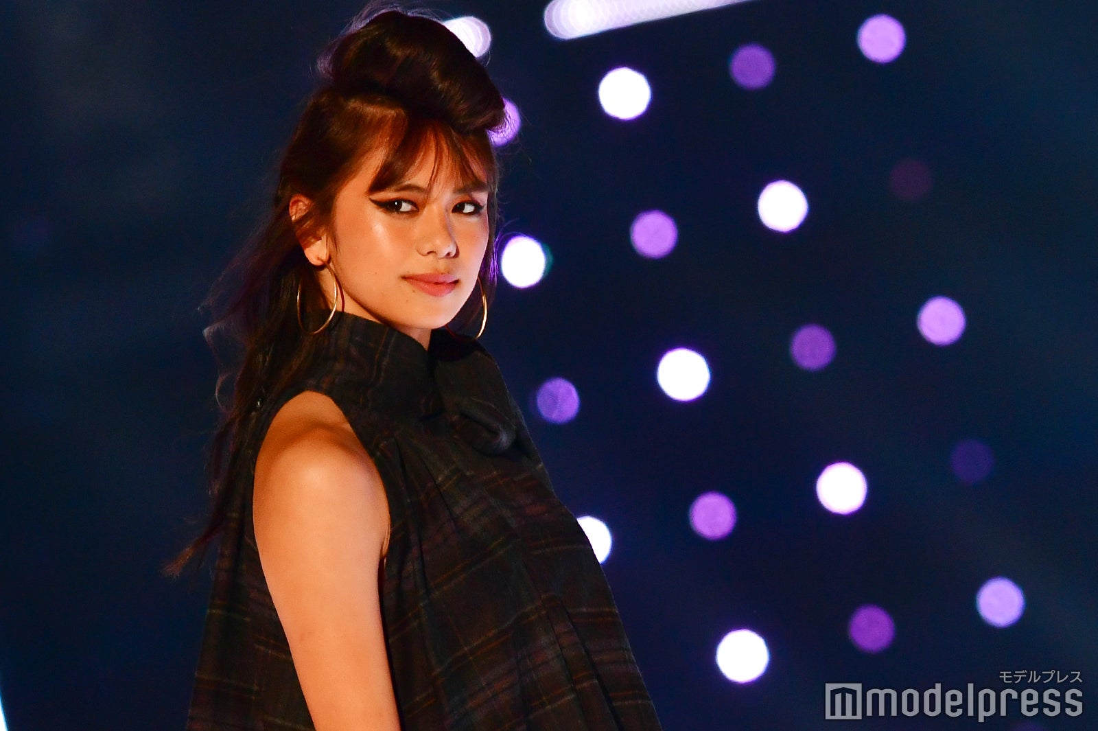 E-girls佐藤晴美、ハンサム秋ルック　圧倒的スタイル見せつける＜TGC2018A／W＞