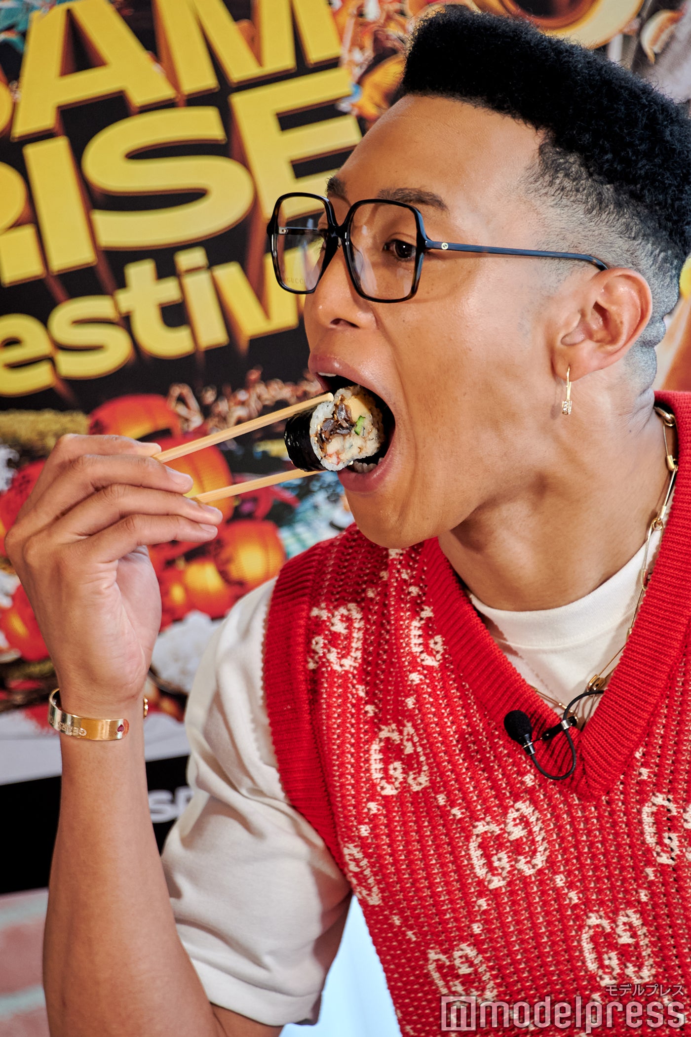 太巻きの美味しさに感動（C）モデルプレス