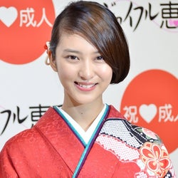武井咲 艶やか着物でうなじをチラリ 大人の魅力が開花 モデルプレス