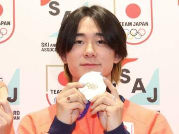 ミラノ・コルティナ五輪金 スノボー戸塚優斗が結婚 お相手はスノボー女子の今井胡桃さん 2ショット添え「これからも笑って支え合いながら」