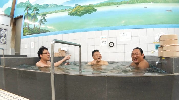 山里亮太、山崎弘也、秋山竜次(C)TBS