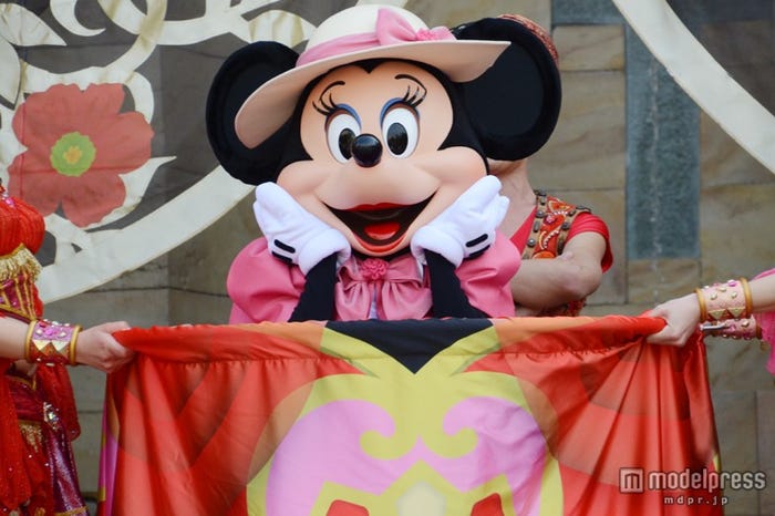 ディズニーシー、ミニショー「スプリング・タイム・サプライズ」/ミニー早着替え