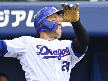 井上監督が怒！中日－ヤクルトが警告試合に ボスラー死球で一触即発 両軍ベンチ飛び出して球場騒然 細川は2打席連続死球