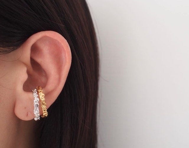 シンプルさにプラス♡夏のファッションに取り入れたい「アクセサリー」