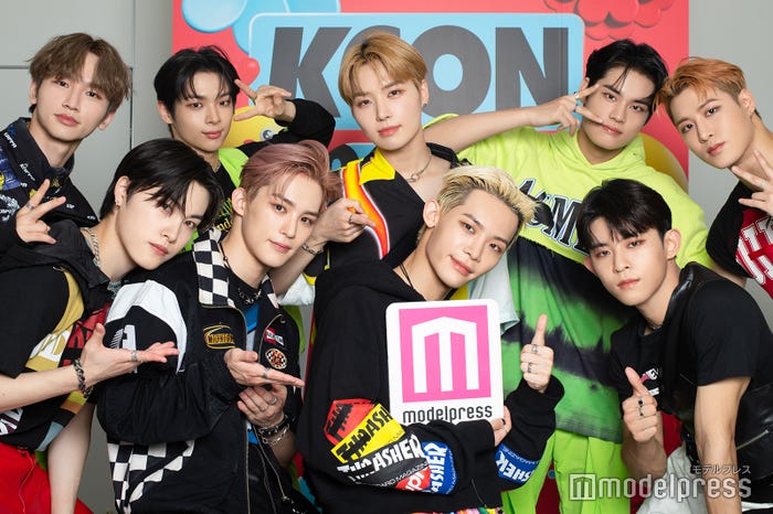 TO1(後列左から)ジス、ダイゴ、ジェユン、ヨジョン、ギョンホ(前列左から)レンタ、ジェイユー、チャン、ドンゴン (C)モデルプレス