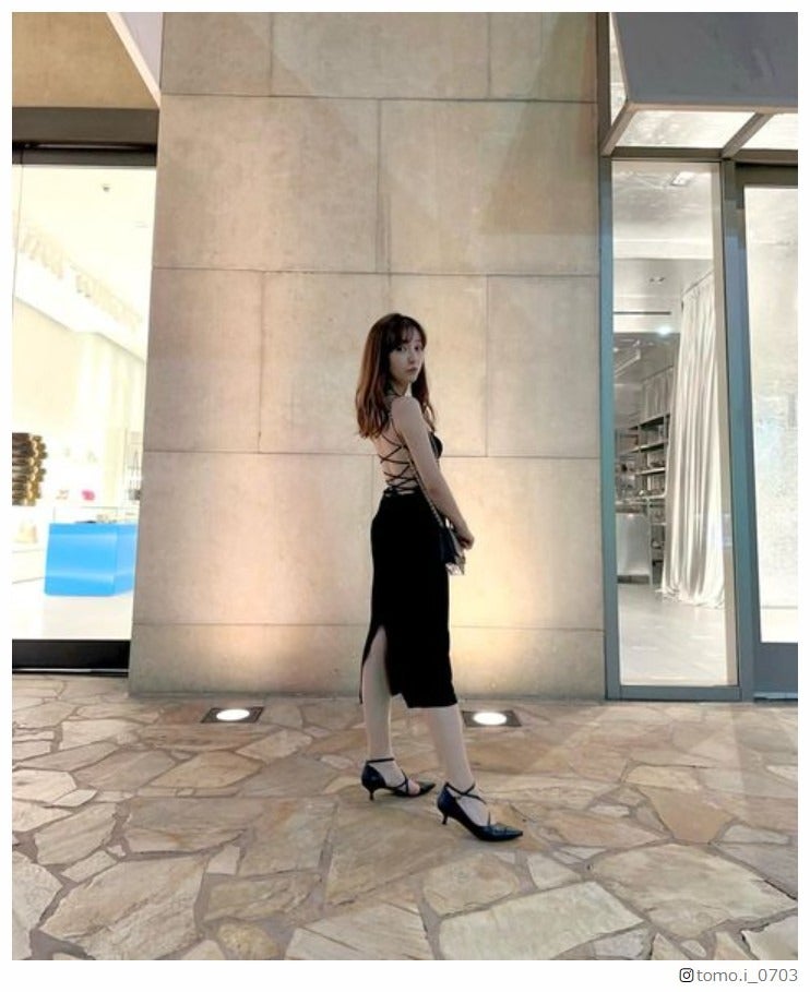 板野友美、夫・高橋奎二選手とハワイデート 美背中大胆披露SEXYドレス姿にも注目集まる