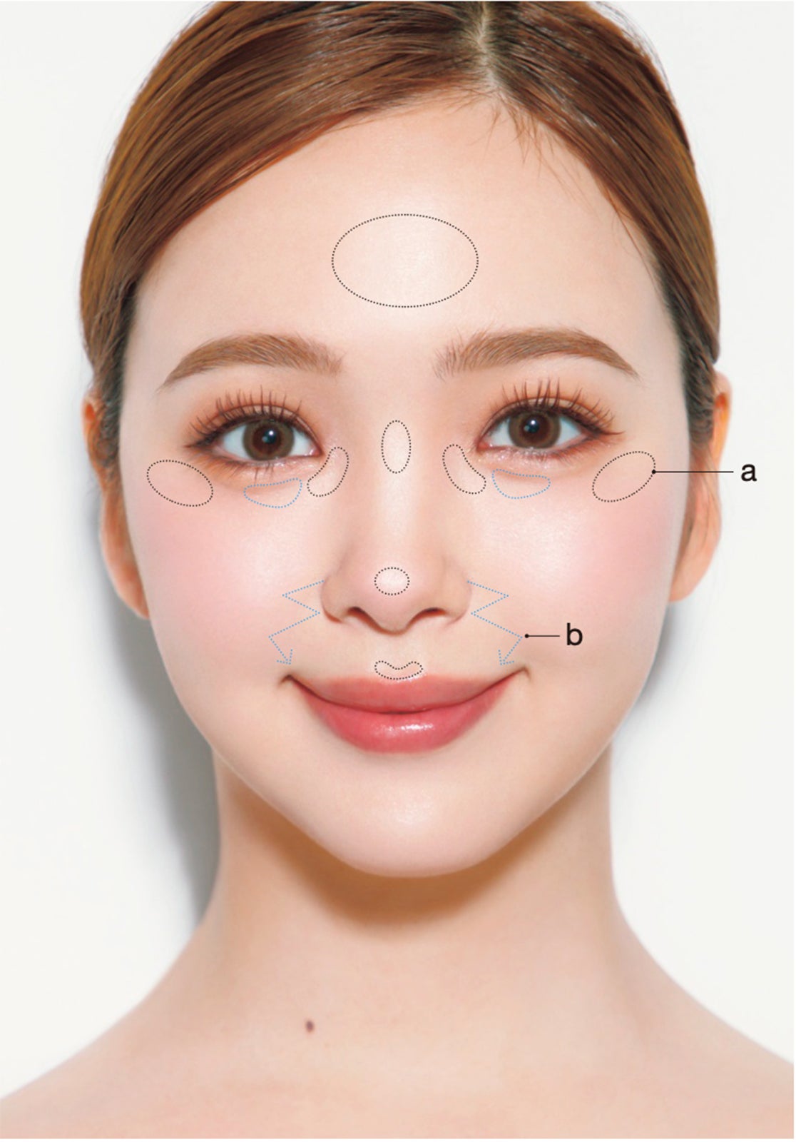 ほうれい線＆クマ消しテクニック／藤田ニコル 美容本「私が垢抜けた82の方法」（C）菊地泰久／講談社