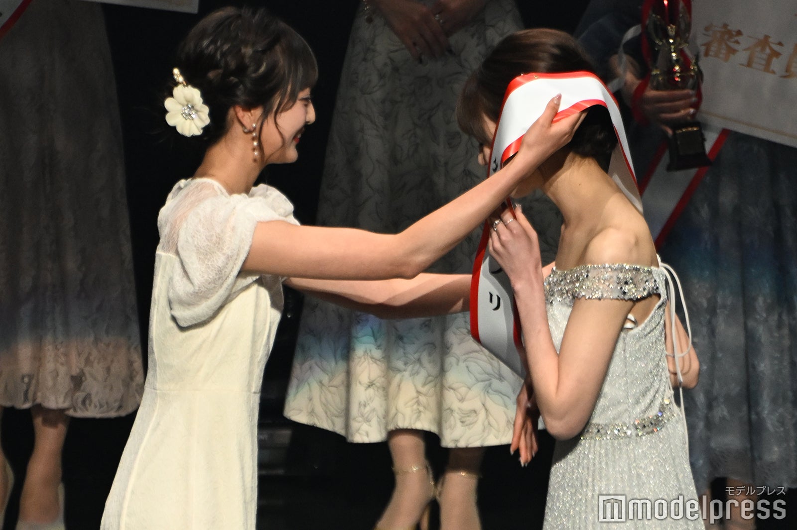 宮本李菜さん、大平ひかるさん（C）モデルプレス