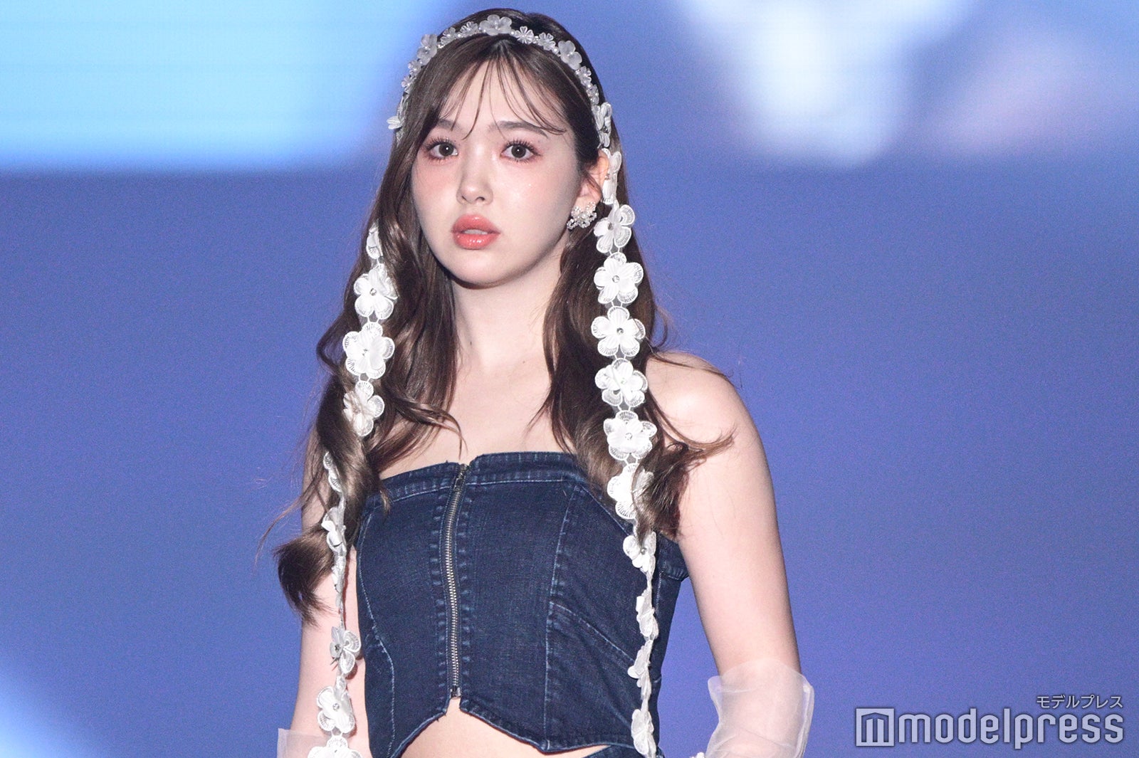 藤⽥ニコル、甘めカジュアルコーデでヘルシー肌見せ【TGC熊本2025】