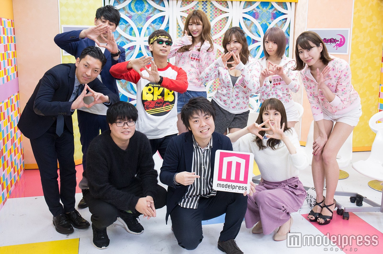 （前列左から）関町知弘、田所仁、妹田佳奈子（後列左から）嶋佐和也、屋敷裕政、バイク川崎バイク、あびる李帆、白川未奈、清水あいり、矢野冬子 （C）モデルプレス