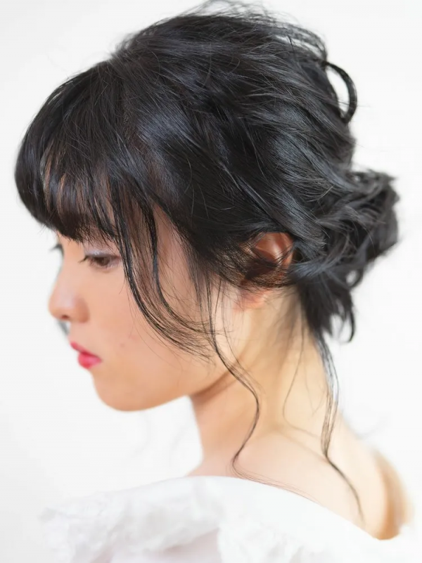 黒髪でも大人っぽい垢抜けが叶う セミロングさん向けのヘアアレンジ特集 モデルプレス