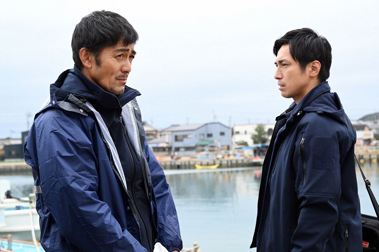 阿部寛、高橋光臣／「DCU」第4話より（C）TBS