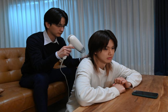 瀬戸利樹、小川史記「しもべの王子様」第1話(C)たつもとみお/シーモアコミックス(C)TOKYO MX