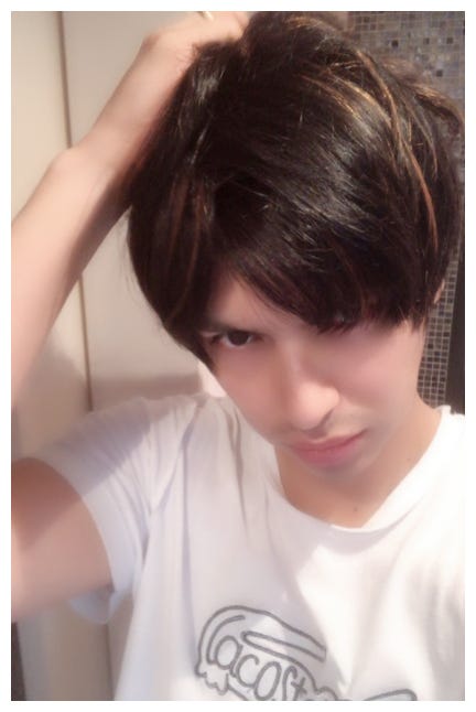 髪を染めたアレクサンダー/アレクサンダーオフィシャルブログ(Ameba)より