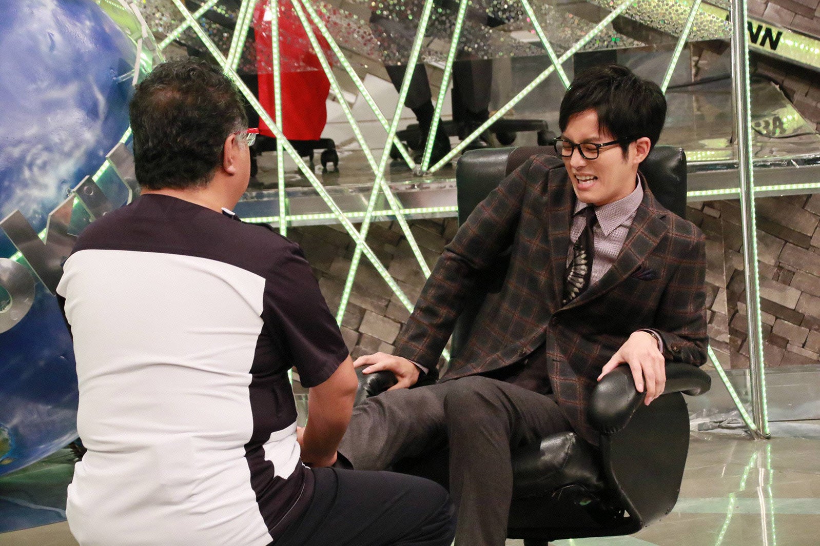 （右）松坂桃李（C）フジテレビ