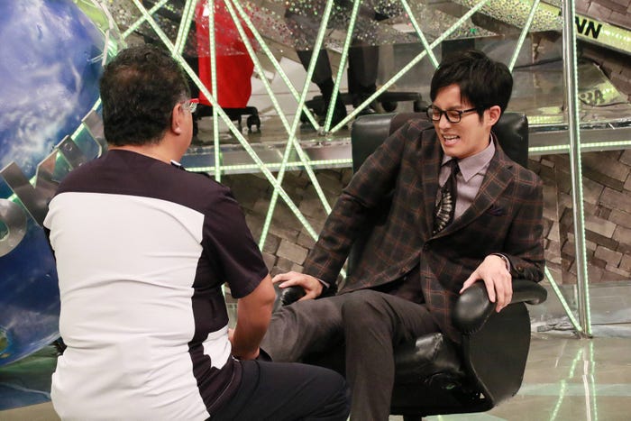 (右)松坂桃李(C)フジテレビ