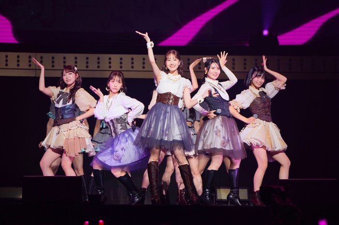 「AKB48 20th Year Live Tour 2025 in 日本武道館 〜あの頃、青春でした。これから、青春です〜」(C)AKB48