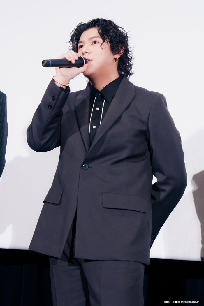 LEO/撮影:田中聖太郎写真事務所