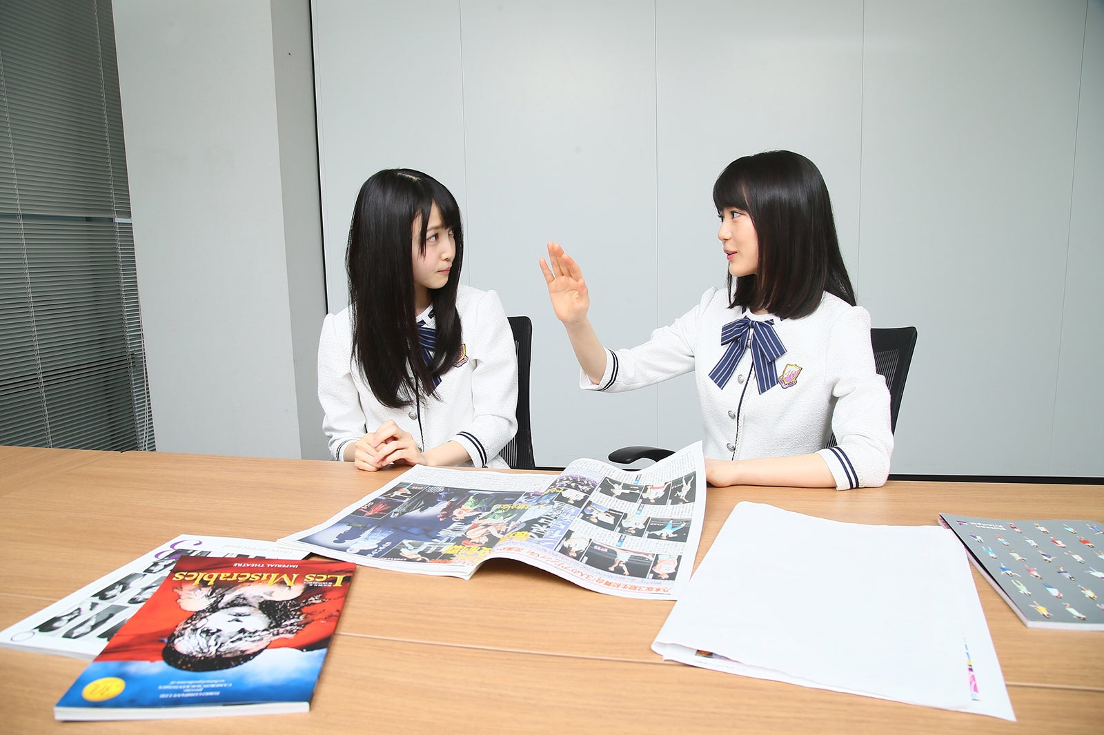 久保史緒里、生田絵梨花（C）日刊スポーツ新聞社