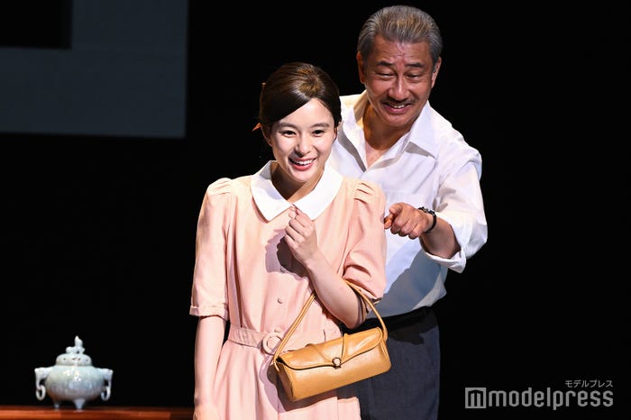 芳根京子、中井貴一(C)モデルプレス